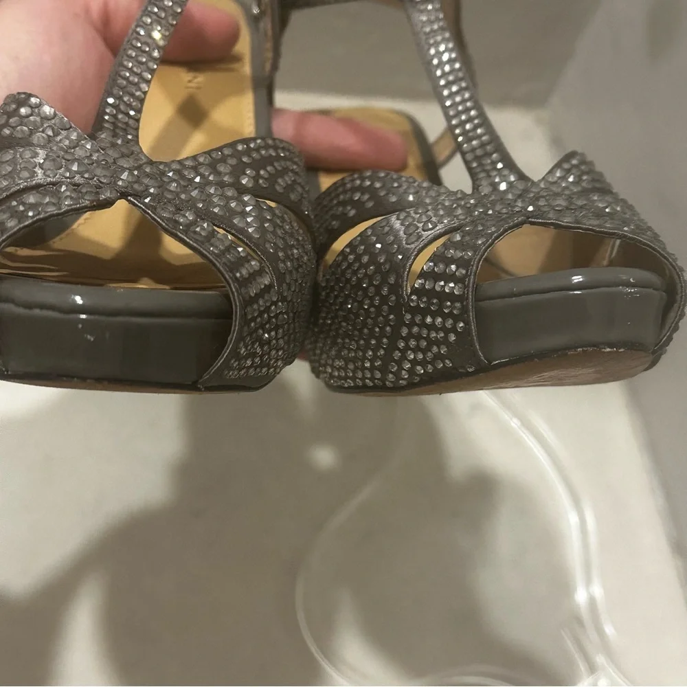 Antonio Melani Gray Rhinestone Heels Womens Size 8 Peep Toe 4” Heel - Picture 9 of 11